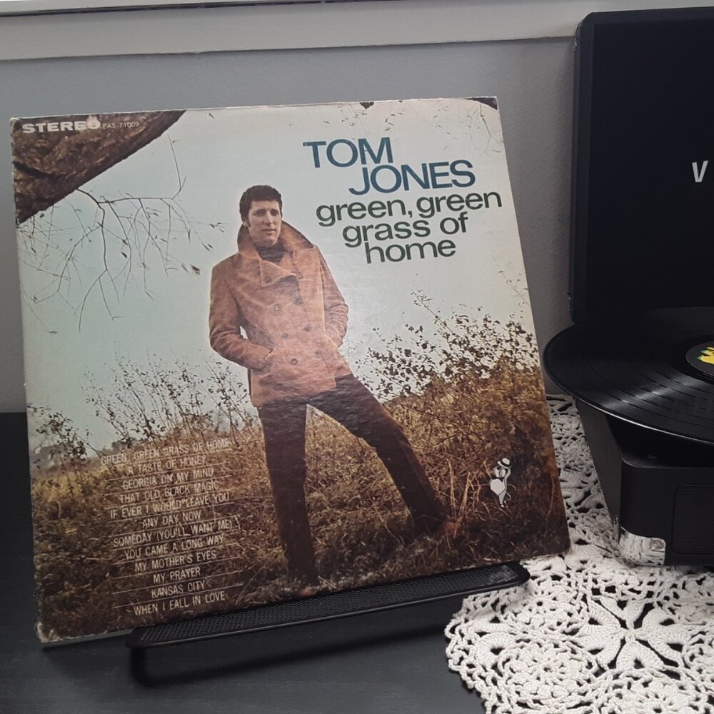 Tom Jones - Green Green Grass Of Home - Circa 1967